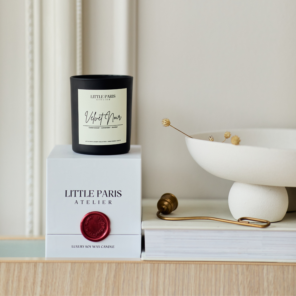 Lumânare Little Paris Atelier și ambalajul ei